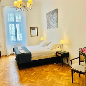 City Rooms Hostel